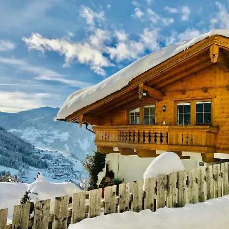 Hoellwarth アパート *