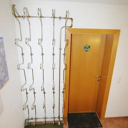 Hoellwarth Apartment *